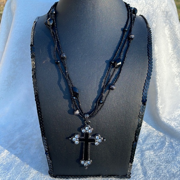 Ashley Simpson early 2000s necklace from Claire’s. - Picture 1 of 15